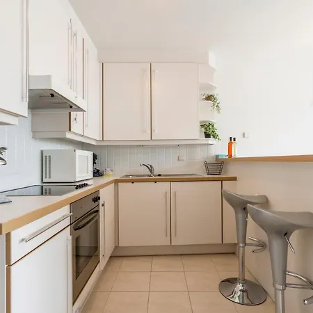 Relaxing App./Great Sunlight Terrace!/50M To Beach Appartement